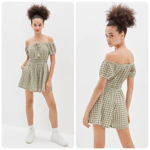American Eagle Gingham Plaid Puff Sleeve Romper in Green